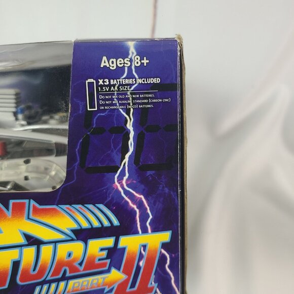 Back To The Future II DeLorean 1/15 Time Machine Movie Car Diamond Select Sealed - Picture 6 of 16